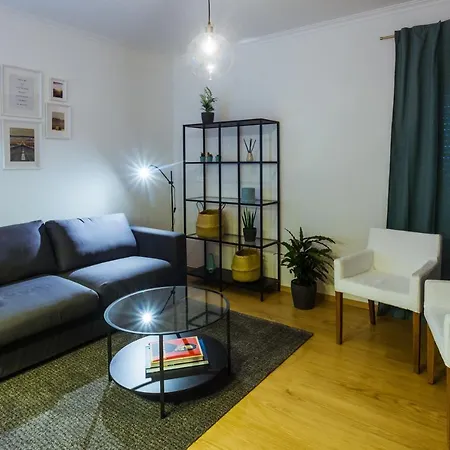 Enjoy View - Ocean, Surf, Beach, Eat & Work Apartament